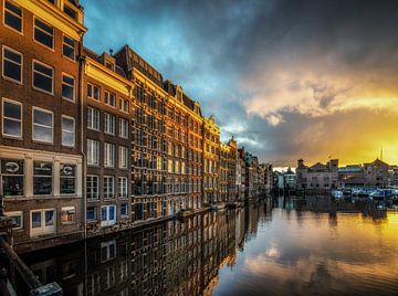 Damrak Amsterdam van Mario Calma