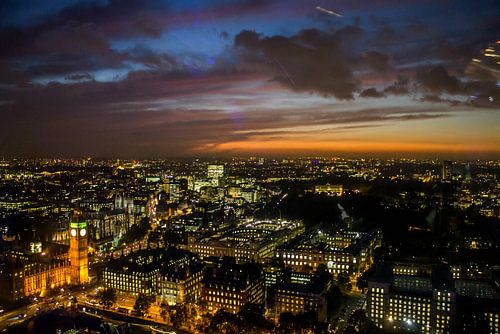 London Late Sunset van Maurice van Miltenburg