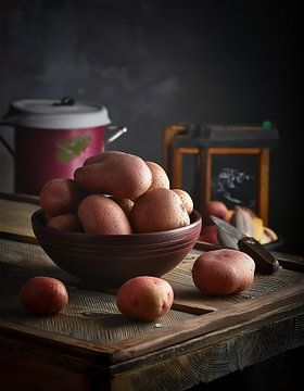 Rustiek stilleven met aardappelen van Martin Mol
