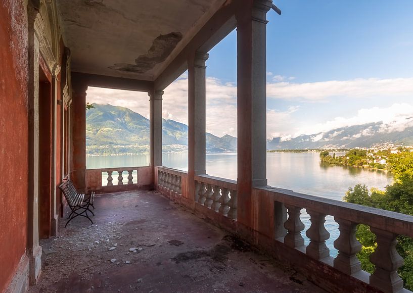View at the Lake. by Roman Robroek - Photos of Abandoned Buildings