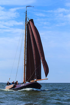 Lemster aak op het IJsselmeer