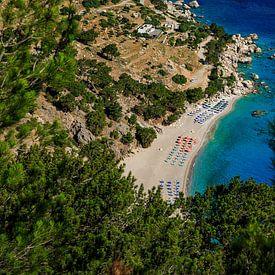 La plage Apella, une plage paradisiaque sur l'île grecque de Karpathos sur Laura V