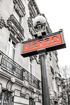 Panneau de métro Paris, France - Photographie de voyage sur Dana Schoenmaker
