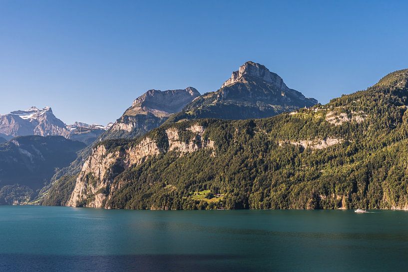 Berglandschaft am Vierwaldstättersee in der Schweiz von Conny Pokorny