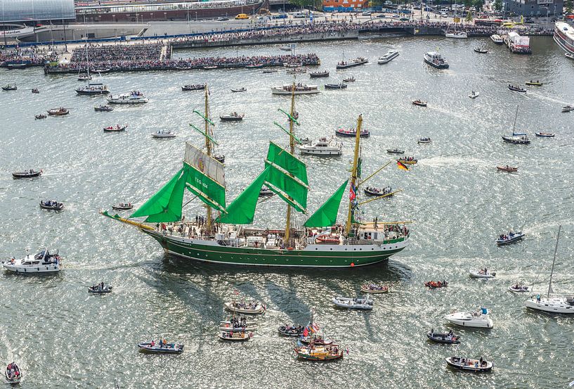 SAIL AMSTERDAM 2015: SAIL-In vanaf de A'DAM toren. van Renzo Gerritsen