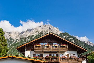 Historisch gebouw in Mittenwald in Beieren van Rico Ködder