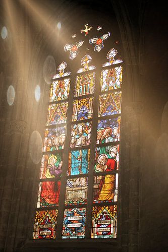 Kirchenfenster Basilika Saint Willibrord in Hulst (Version 2) von Pim Klabbers