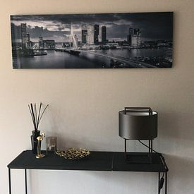 Klantfoto: Skyline Rotterdam Erasmusbrug - Metallic Grey van Vincent Fennis, op aluminium