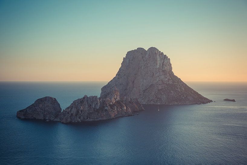 Sonnenuntergang Es Vedrà, Ibiza von Capture the Light