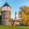 Turm der Stadtmauer mit Schlossturm Höchst, Frankfurt von Christian Müringer