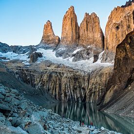 Torres del Paine bij zonsopgang van Arno Maetens