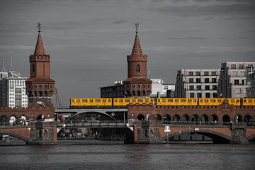 De Oberbaumbrücke in Berlijn van David Esser