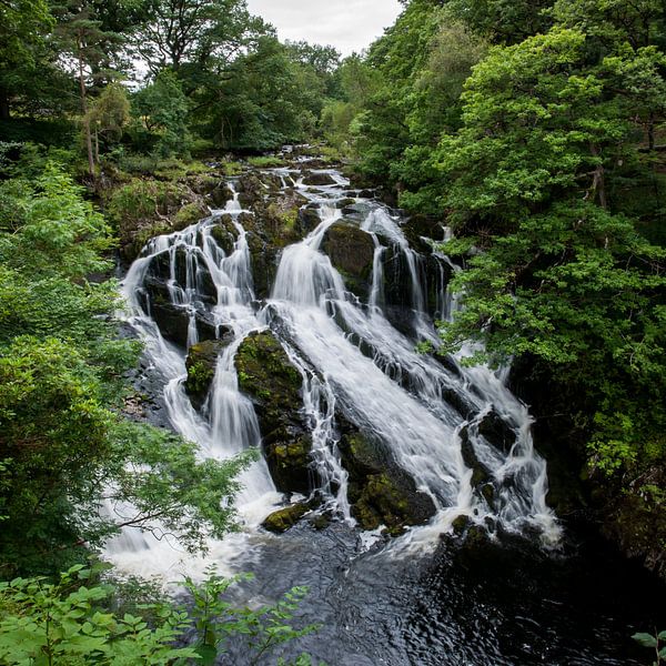 Waterfall by Robben