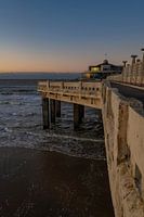 De Pier van Blankenberge bij zonsondergang