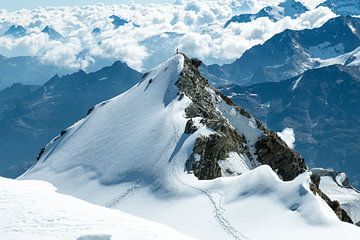 Klimmer op de top van de Stierberg van John Faber