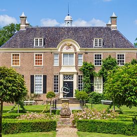 Timeless elegance of Havezathe Den Berg - heritage between greenery and history by Hilda Weges