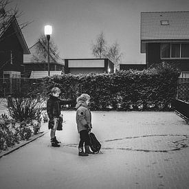 im Schnee gezeichnetes Liebesherz von Kim Groenendal