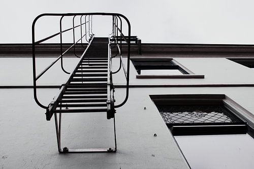 Où se trouve la sortie de secours ?