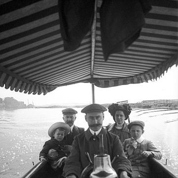 Family trip 1910 van Timeview Vintage Images