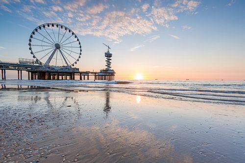 Riesenrad von Scheveningen bei Sonnenuntergang
