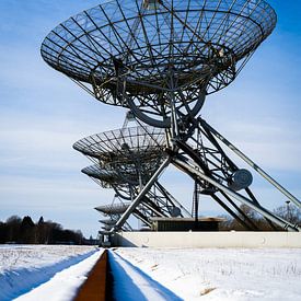 Telescopes in Westerbork studying space by Jesse Slagman