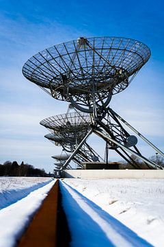 Telescopen in Westerbork die de ruimte bestuderen van Jesse Slagman
