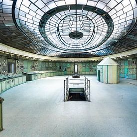 Verlassener Art-Déco-Kontrollraum. von Roman Robroek – Fotos verlassener Gebäude