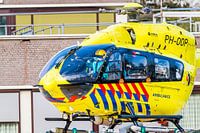 Le Lifeliner 5 transporte un patient atteint de corona.