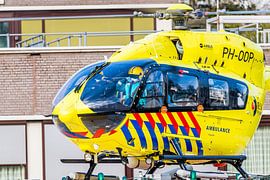 Lifeliner 5 transport a corona patient by Jack Brekelmans