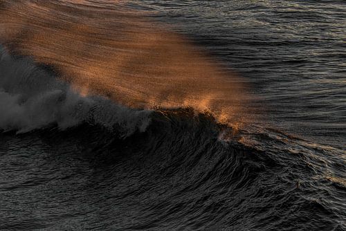 Oplichtende golven | goud | fine art