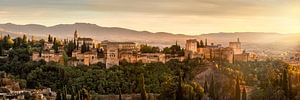 Het Alhambra in Granada in het zonlicht van Voss Fine Art Fotografie