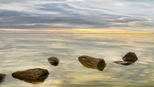 Zonsondergang aan zee tijdens kalm weer