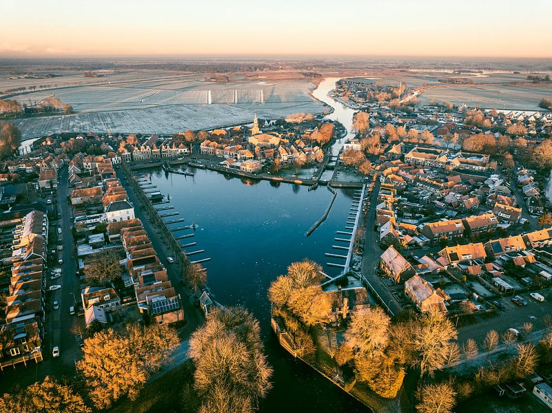 Blokzijl winterse luchtfoto tijdens zonsondergang van Sjoerd van der Wal Fotografie