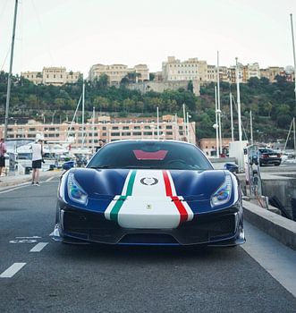 Ferrrari 488 Pista Piloti in de haven van Monaco
