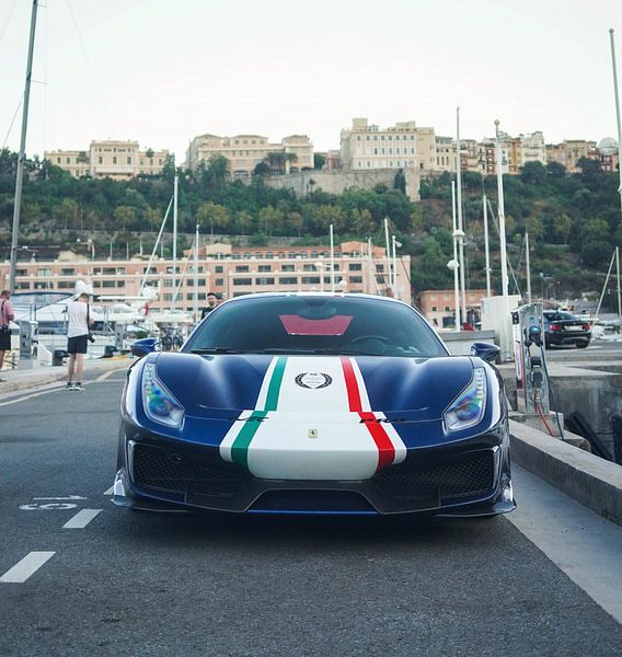 Ferrrari 488 Pista Piloti in de haven van Monaco van Joost Prins Photograhy