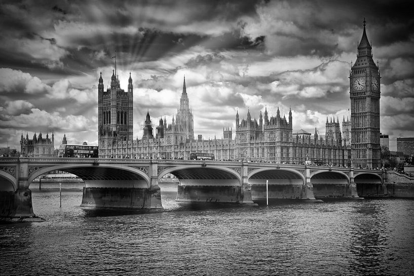 LONDON Westminster Bridge Sonnenstrahlen | monochrom von Melanie Viola