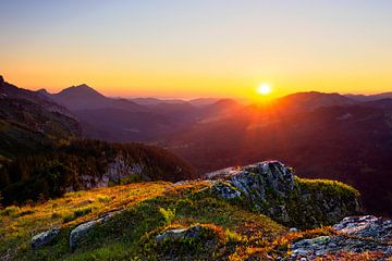 Prachtige zonsondergang in de bergen van Andreas Föll