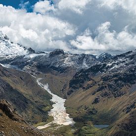 Bergen bij Punta Olimpica, Andes, Huaraz, Peru van Peter Apers