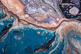 Liquid colors, abstract: turquoise, purple, earth tones, old pink and other colors flow by by Marjolijn van den Berg