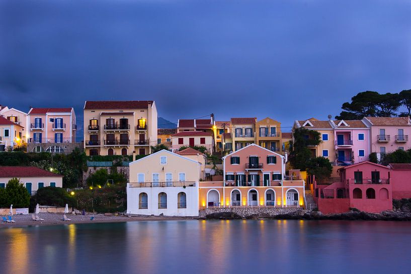 Het prachtige Assos op het Griekse eiland Kefalonia. van Michèle Huge