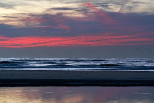 Avondkleuren op de Noordzee van Ralf Lehmann