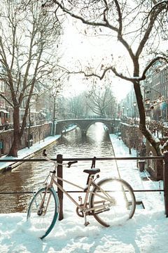 Fiets aan de gracht