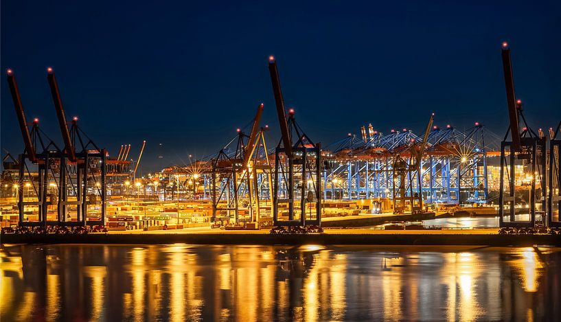 Nocturnal symphony - Containerhafen Hamburg by Sabine Wagner