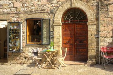 Een schilderachtig straatbeeld in Assisi van Berthold Werner