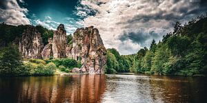 Die Externsteine – Wo Urzeit auf Ewigkeit trifft
