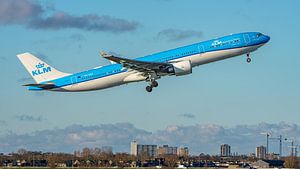 Start eines KLM Airbus A330-300 Passagierflugzeugs.