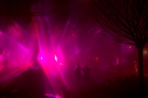 GLOW festival roze nevel