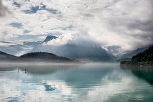 Spiegelung eines Gletschers in einem See von Ellis Peeters
