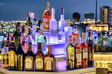 Bar de l'hôtel et terrasse sur le toit à Bangkok, Thaïlande sur Bernd Hartner