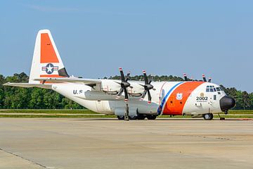 Lockheed HC-130J Hercules van de U.S. Coast Guard. van Jaap van den Berg